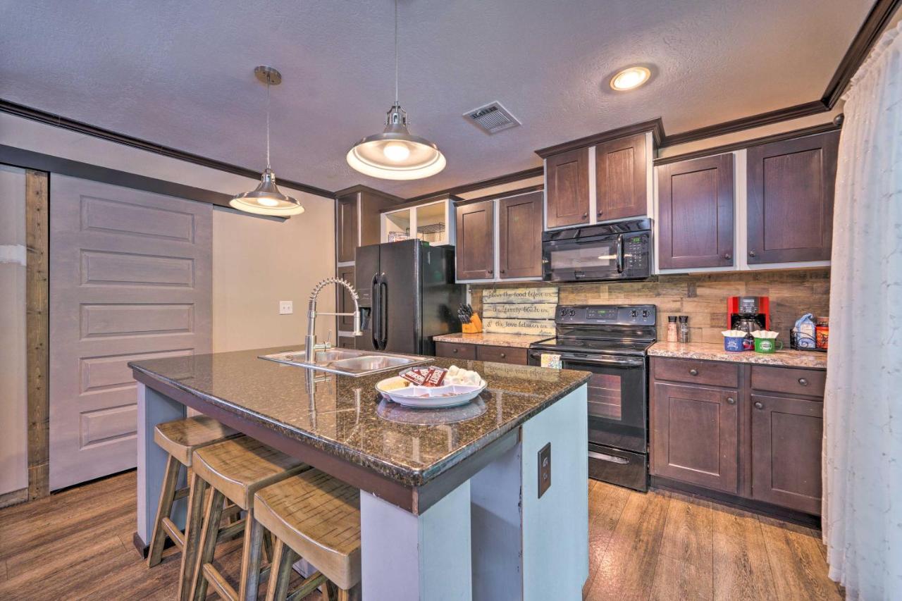 Pet-Friendly Home With Pool In Broken Bow! ภายนอก รูปภาพ