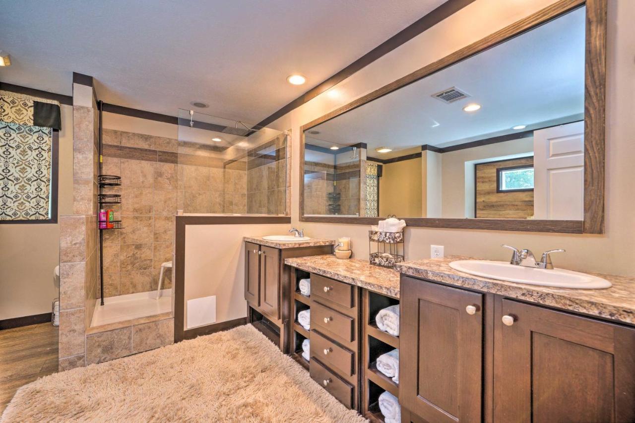 Pet-Friendly Home With Pool In Broken Bow! ภายนอก รูปภาพ